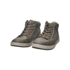 Sneakers in memory active