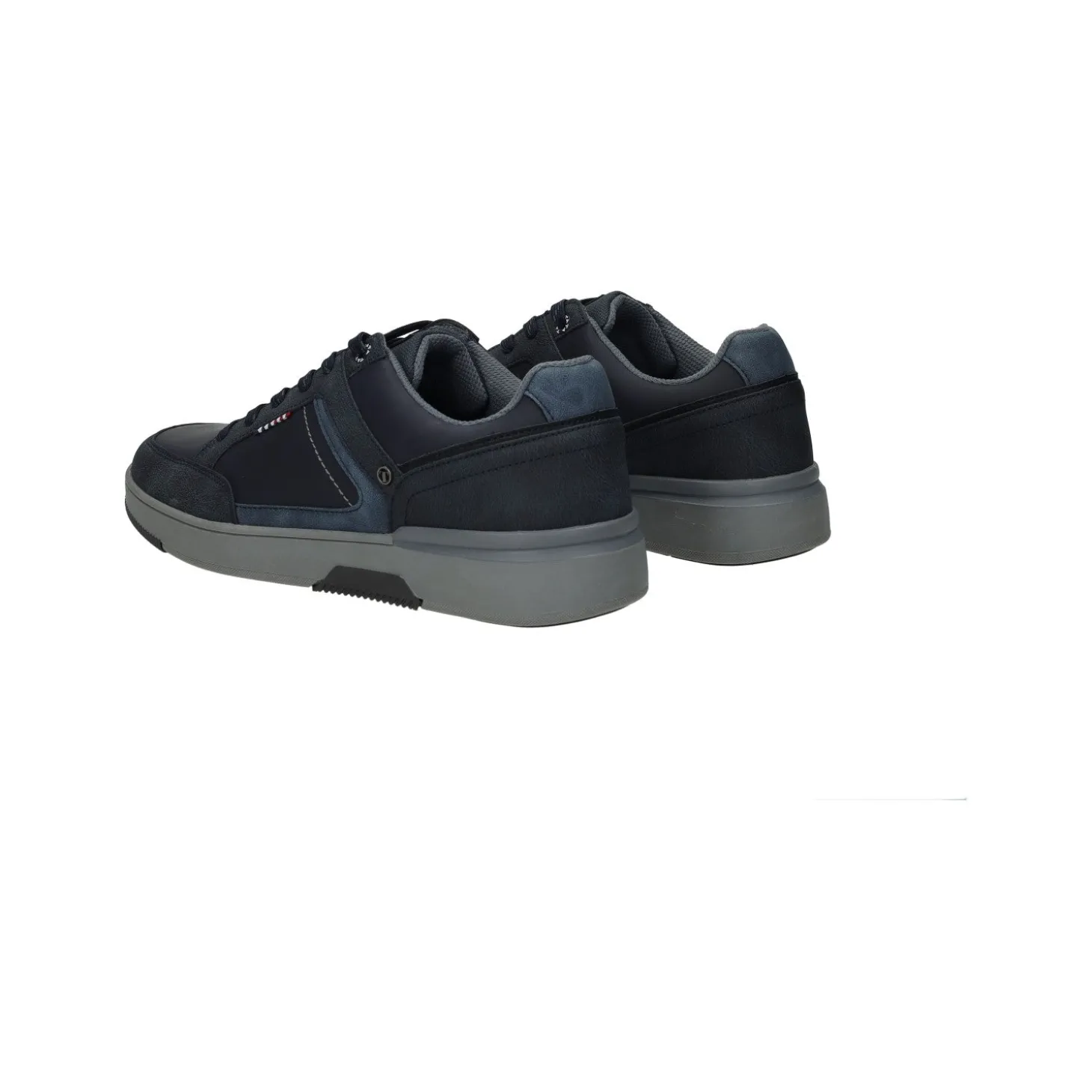 Sneakers in memory active.