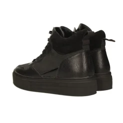 Sneakers total black con suola alta 3.5cm