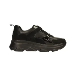 Sneakers total black. Suola alta 5cm