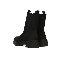 Stivaletti chelsea con suola carrarmato. Tacco alto 5cm