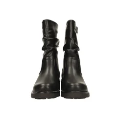 Stivaletti con fibbia. Tacco alto 4cm