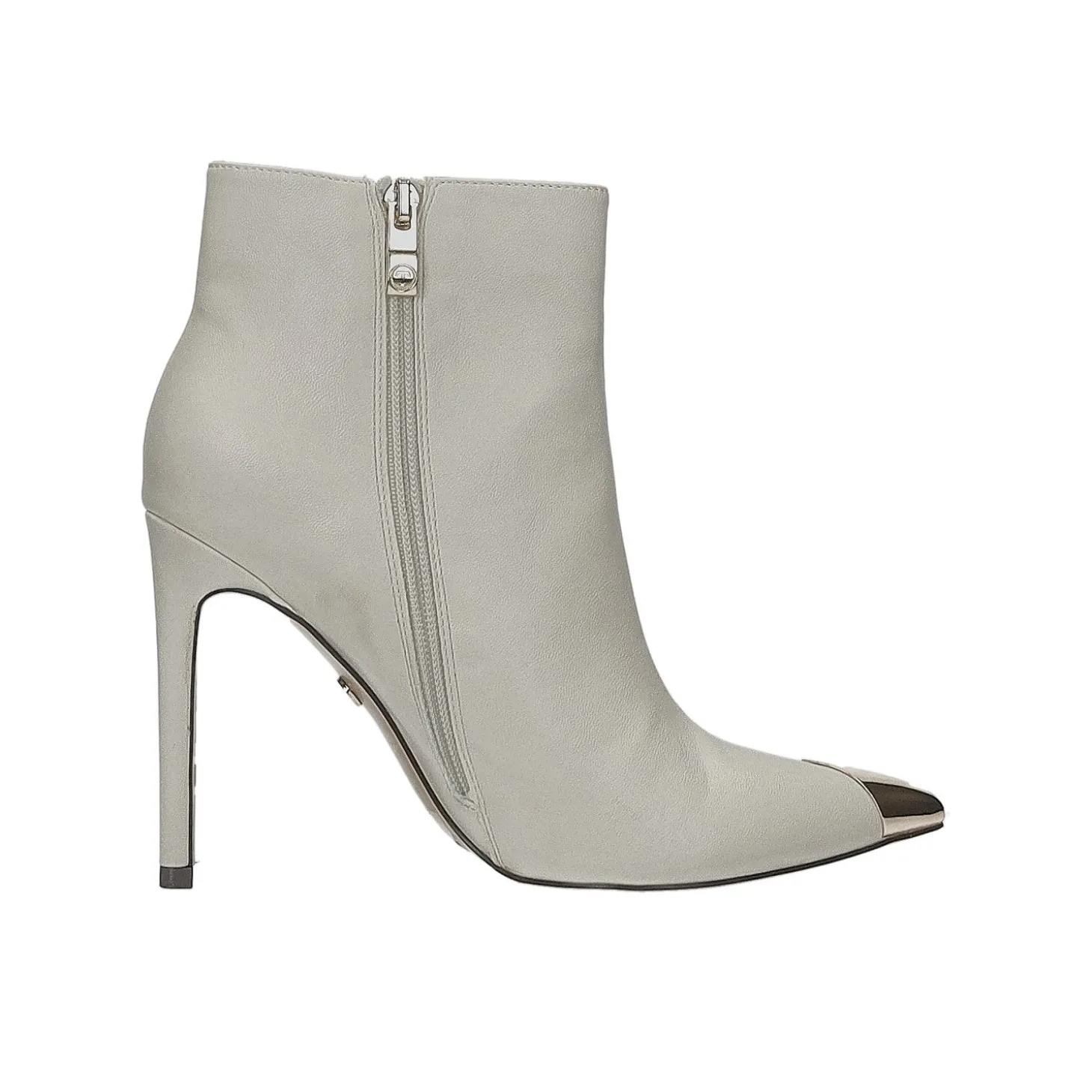 Stivaletti con inserto sulla punta. Tacco alto 10 cm