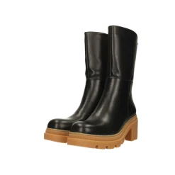 Stivaletti con suola in gomma a contrasto. Tacco alto 5.5cm