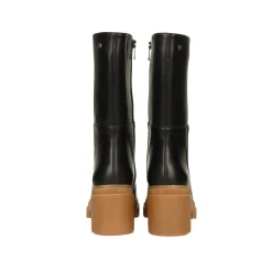 Stivaletti con suola in gomma a contrasto. Tacco alto 5.5cm