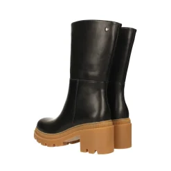 Stivaletti con suola in gomma a contrasto. Tacco alto 5.5cm