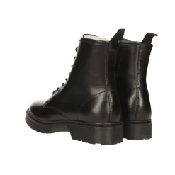 Stivaletti in vera pelle con suola carrarmato