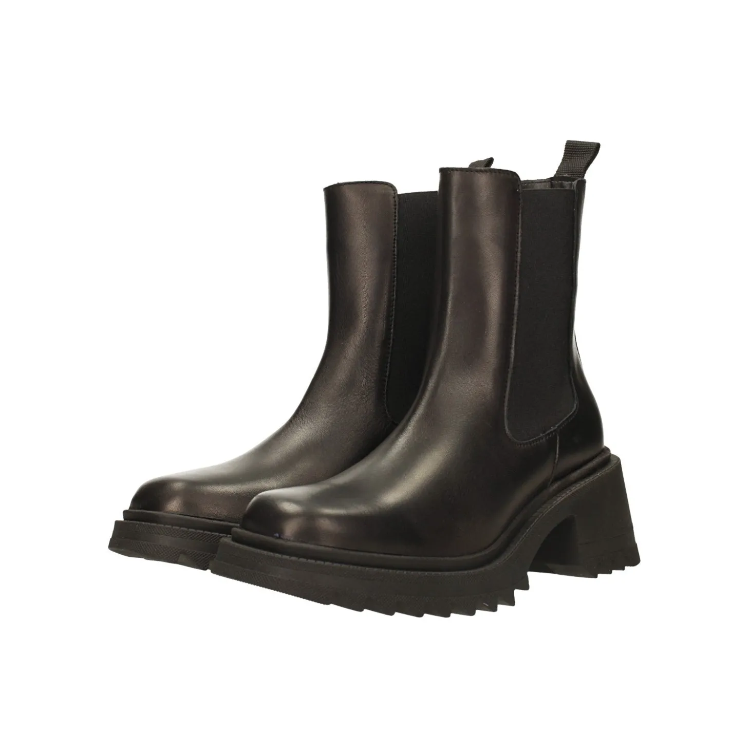 Stivaletti in vera pelle con punta squadrata. Tacco alto 6cm