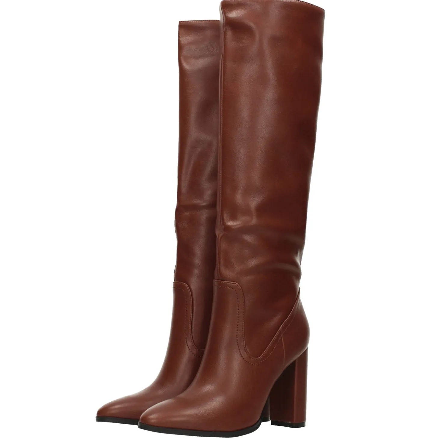 Stivali a punta. Tacco alto 10cm