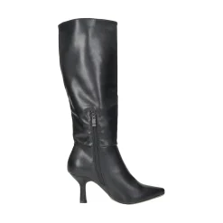 Stivali a punta. Tacco alto 8cm