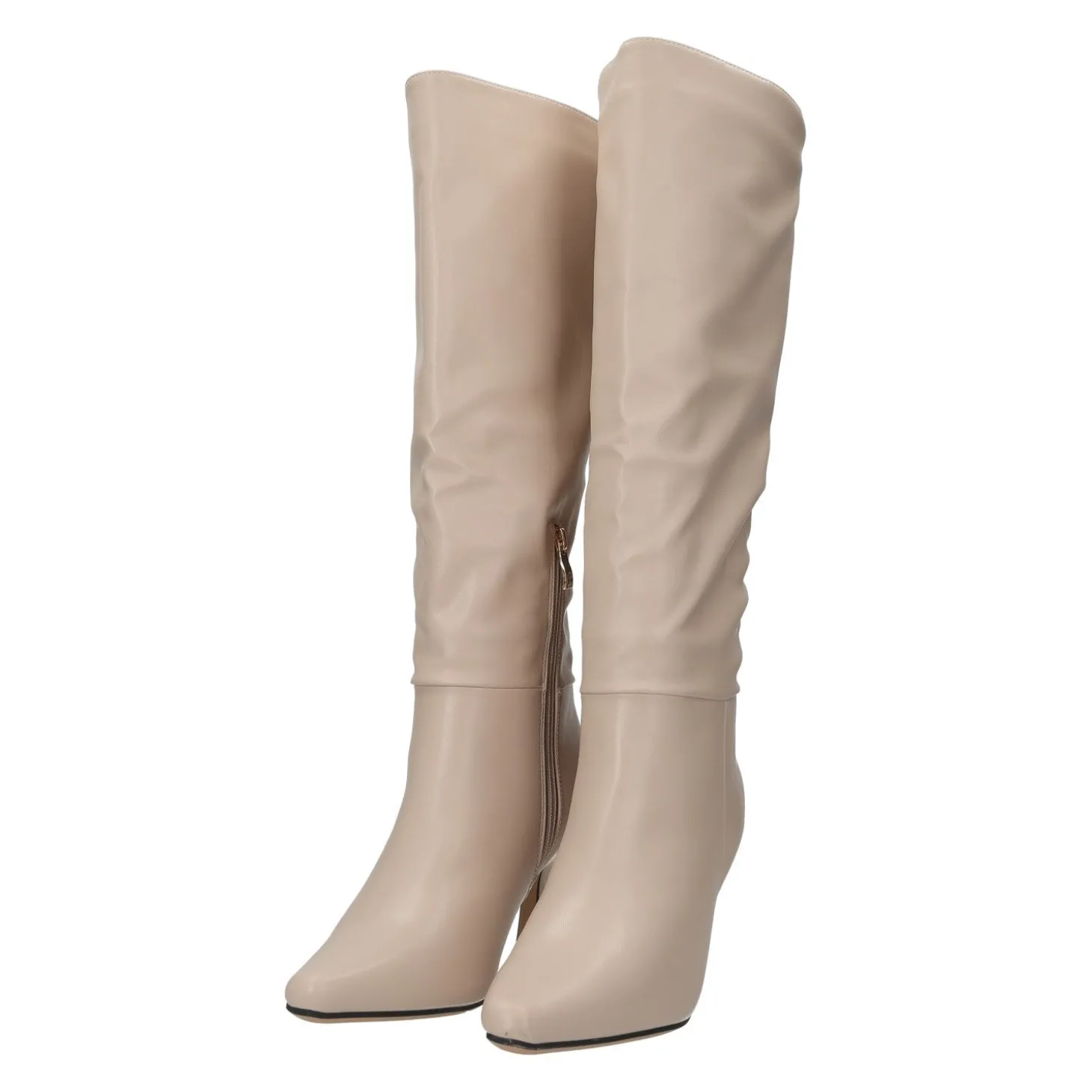 Stivali a punta. Tacco alto 8cm