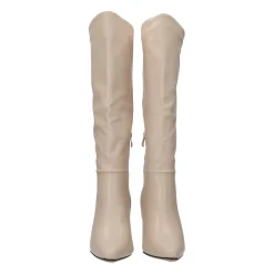 Stivali a punta. Tacco alto 8cm