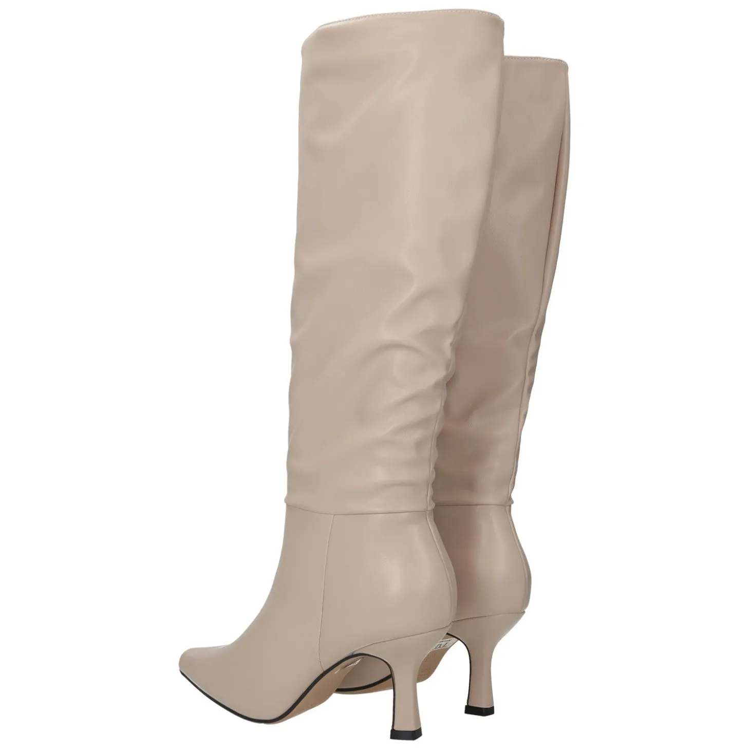 Stivali a punta. Tacco alto 8cm