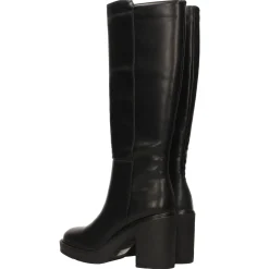 Stivali cuoio platform con punta squadrata. Tacco largo alto 8cm