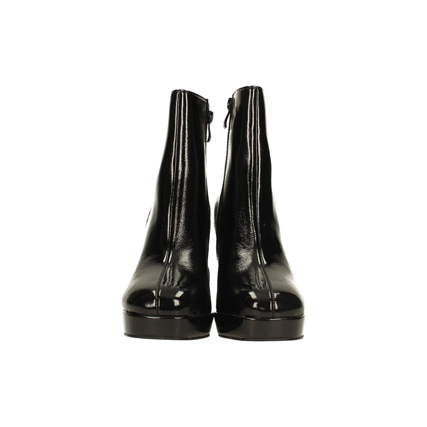 Tronchetti in vernice con punta squadrata. Tacco alto 10cm